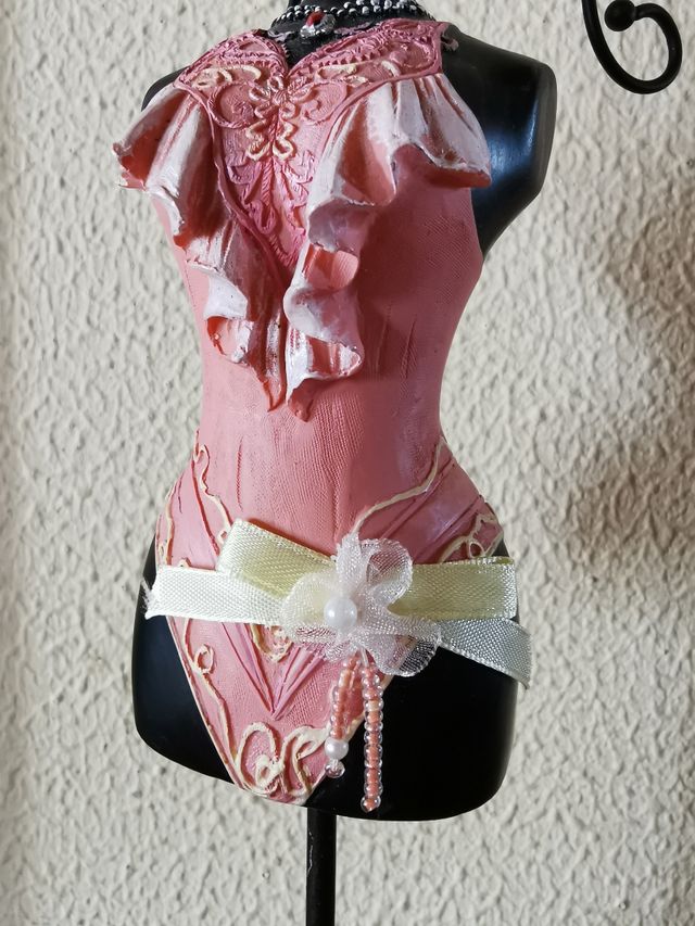 Colgador de pulseras, collares y otra joyería