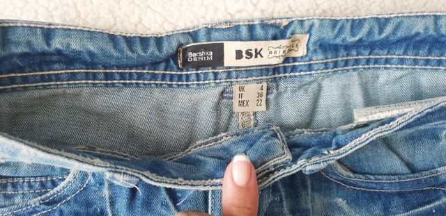 Falda vaquera talla XS MARCA bershka
