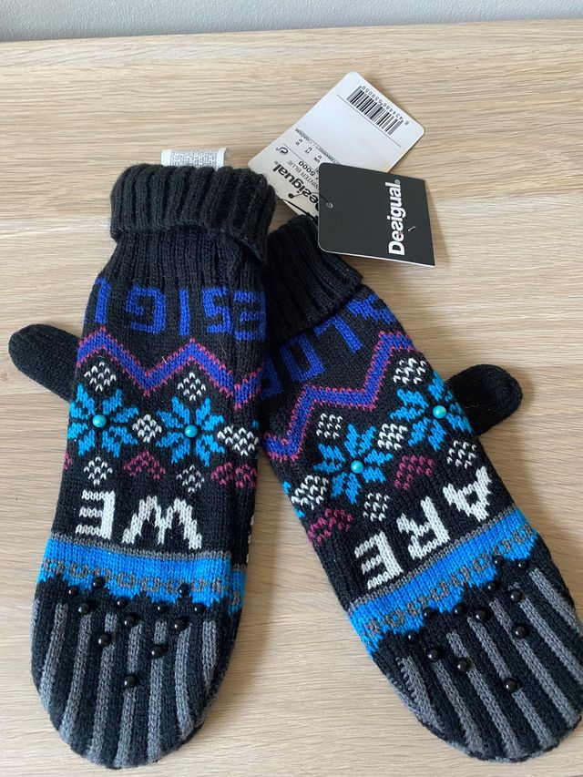 Guantes DESIGUAL Nuevos
