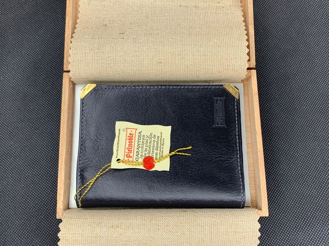 Billetera PIELNOBLE Completa en su Caja de Madera