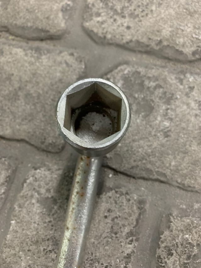 Llaves Acodadas de Tubo 32