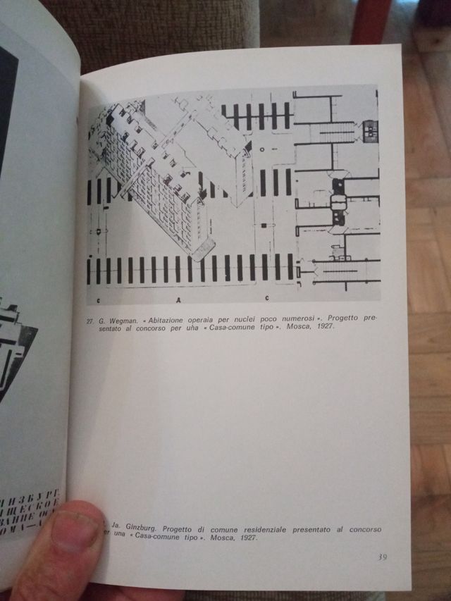 La" casa- comune" eil Narkomfin di Ginzburg.