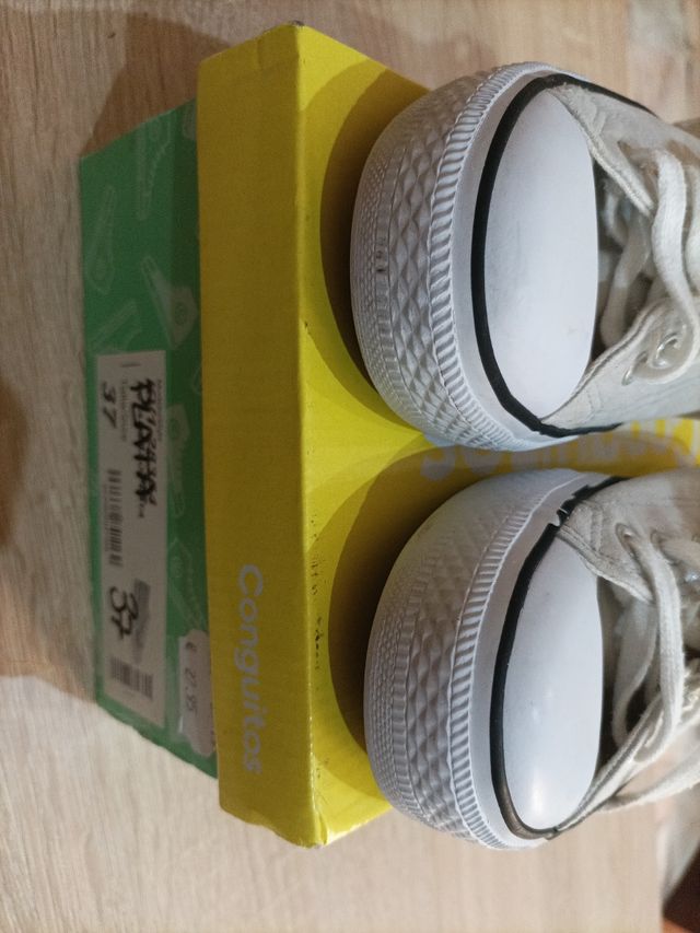 tenis Conguitos color plateado 37