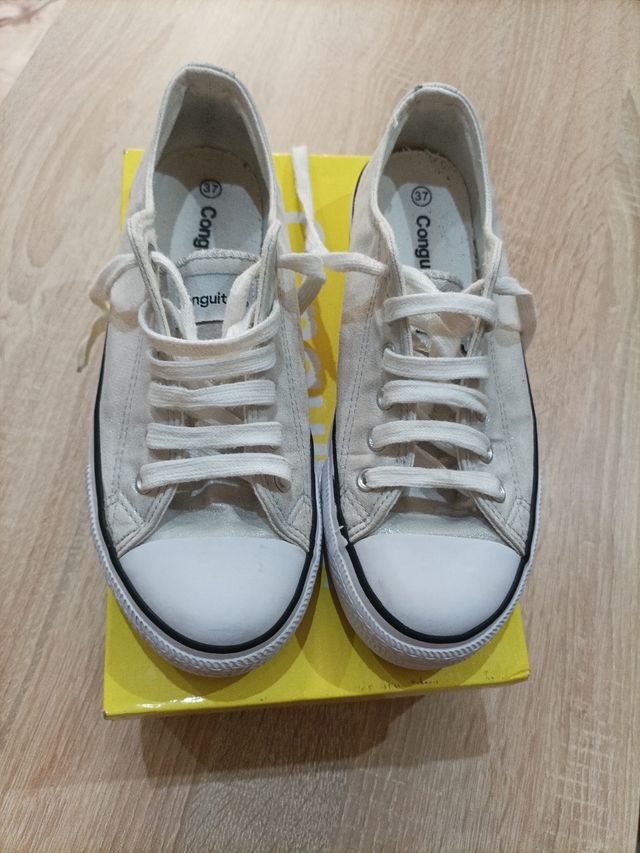 tenis Conguitos color plateado 37