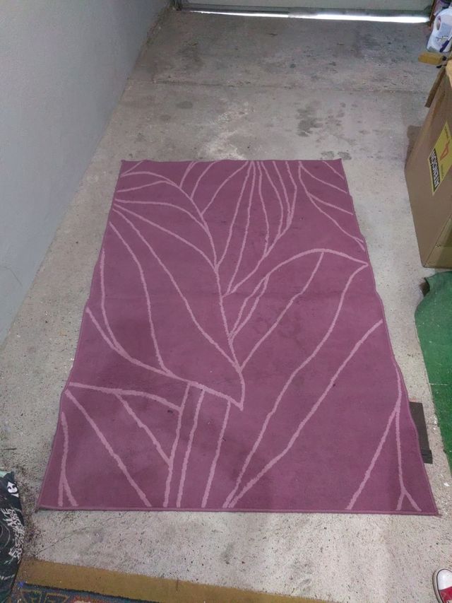 Alfombra color violeta
