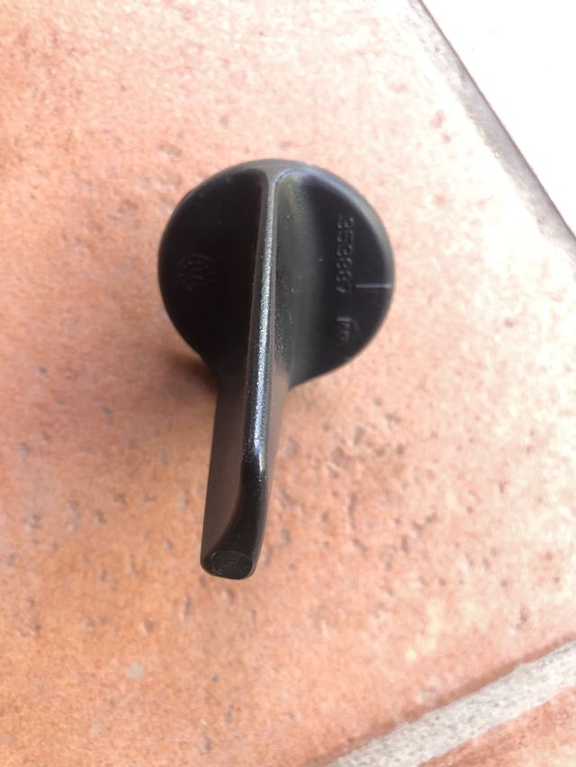 Aleta timon cola fueraborda.