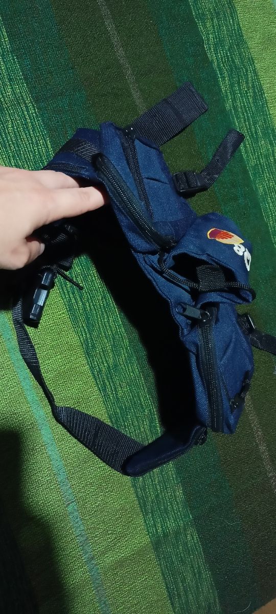 Riñonera multibolsillo 