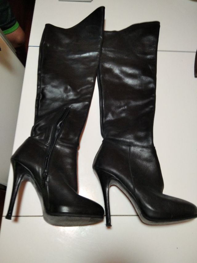 bota por encima de la rodilla