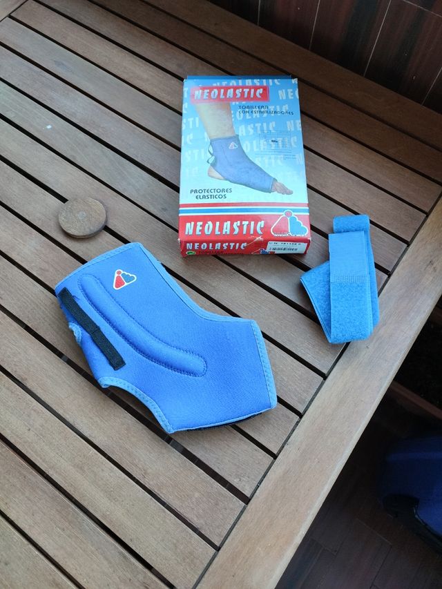 Tobillera con estabilizadores 