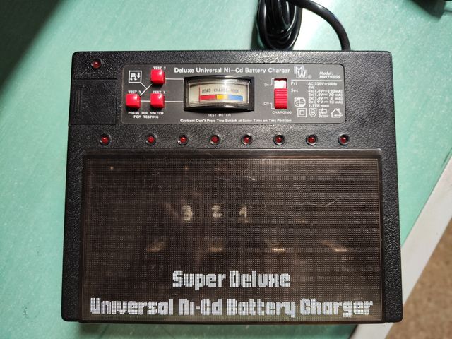 Cargador universal de baterias.