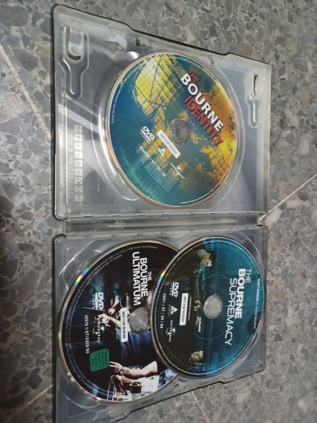 trilogia de bourne en dvd y caja metalica
