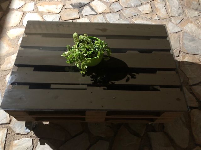 Mesa de palet con ruedas y Cristal