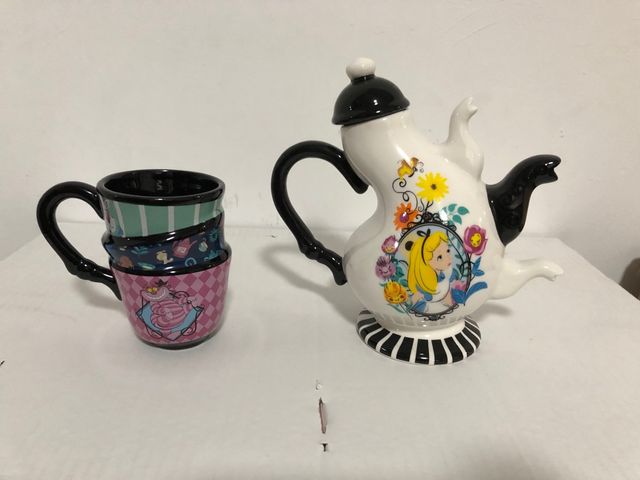 Cama individual metálica con somier de madera