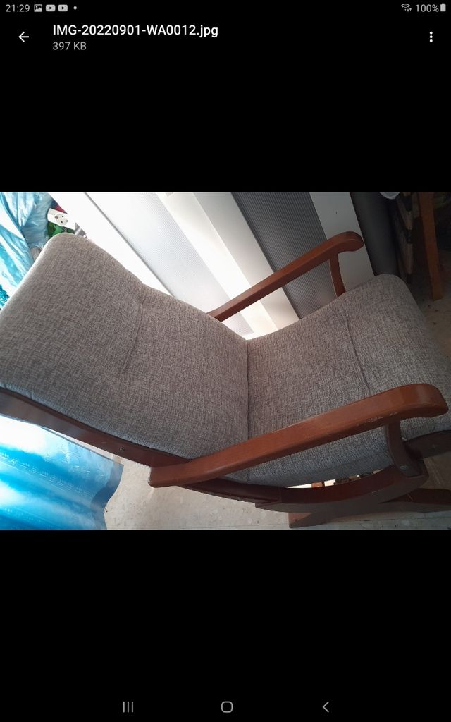 Mecedora en perfectas condiciones y tapizada