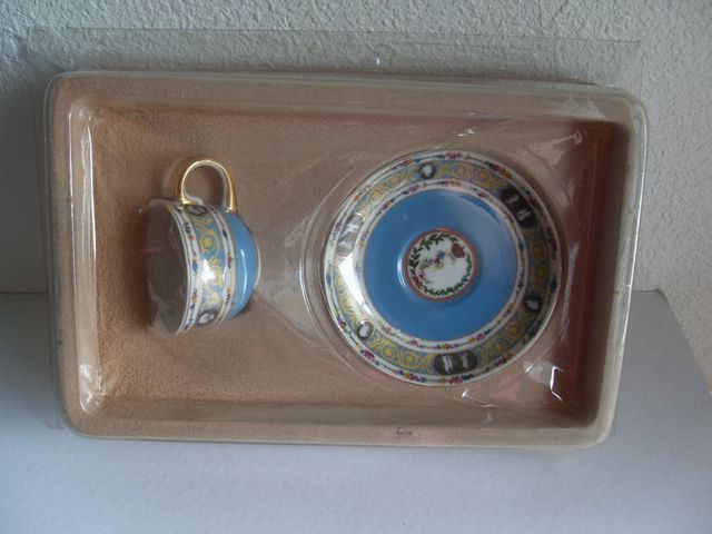 LOTE DE 5 CONJUNTOS DE TACITAS CON PLATO VINTAGE