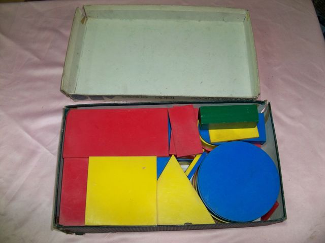 Antiguo juego BLOQUES LOGICOS , TEIDE , DE ENOSA ,