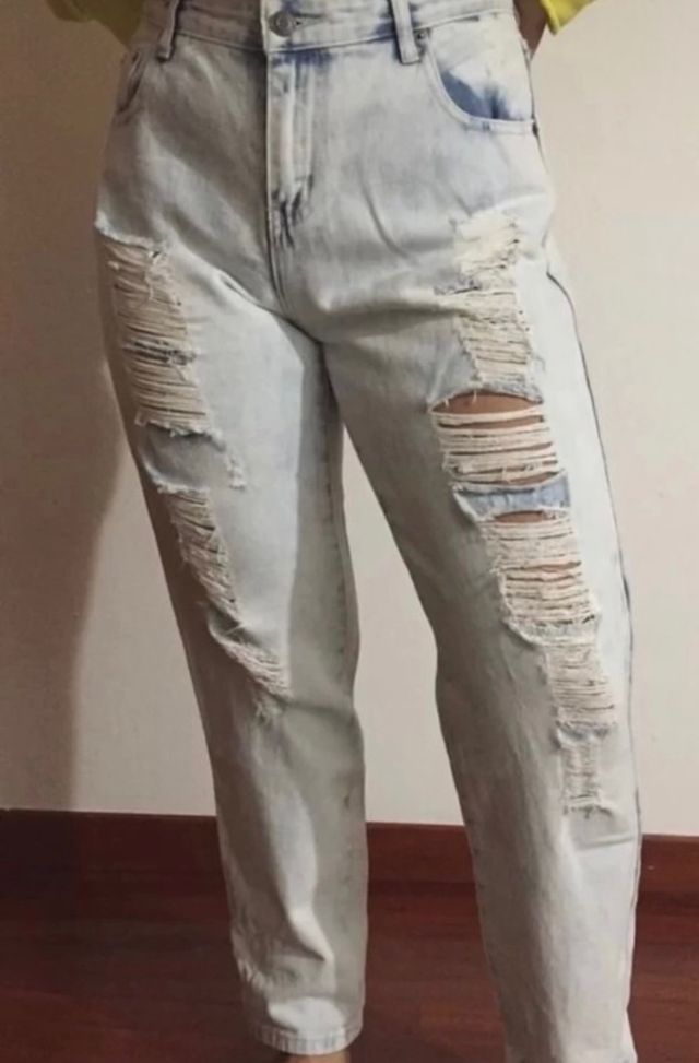 Jeans strappati taglia L 