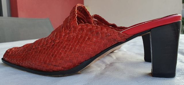 Tacchi in vero cuoio intrecciato