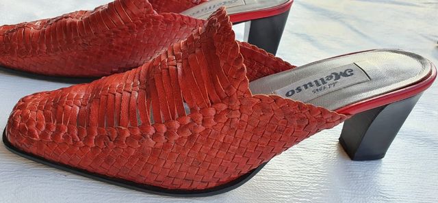 Tacchi in vero cuoio intrecciato