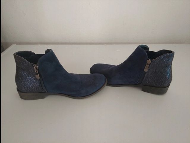 botines de niña azul marino