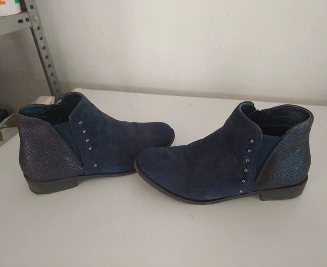 botines de niña azul marino