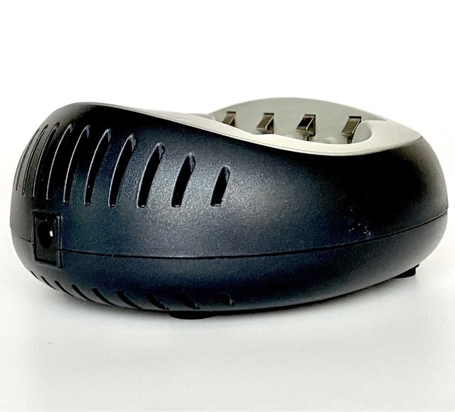 Cargador 4 pilas AA y AAA Digispeed