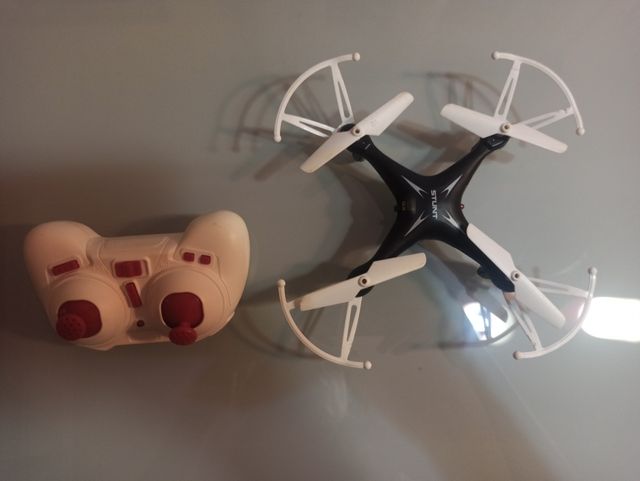 Dron StunQuad