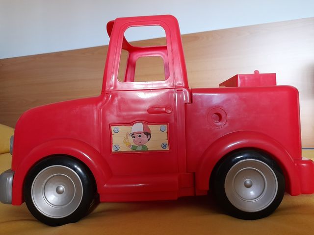 Camión Manny Manitas