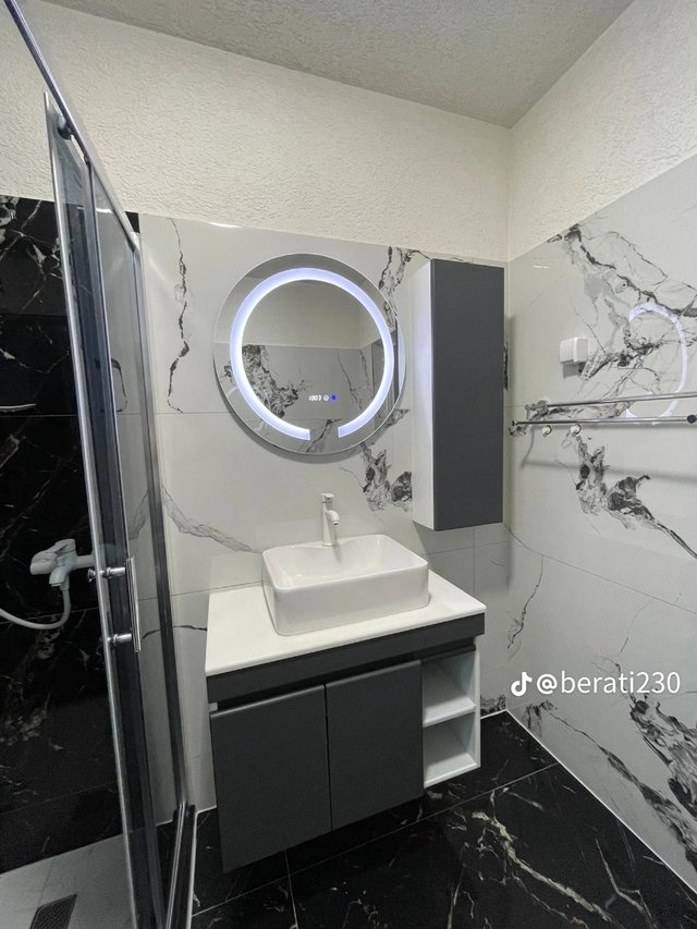 instalación Platos de ducha y muebles de Baño