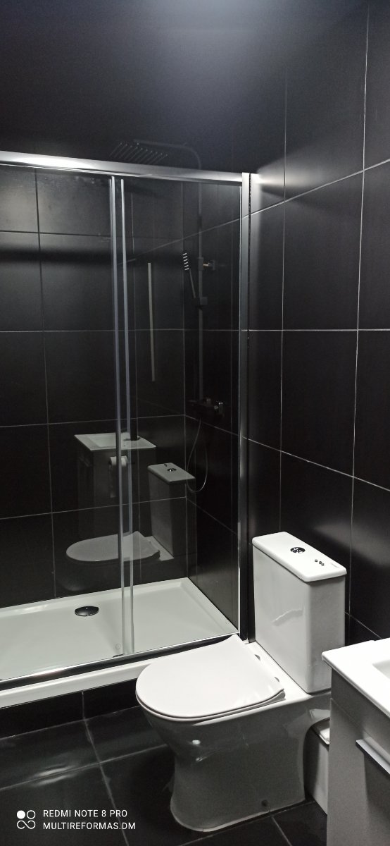 instalación Platos de ducha y muebles de Baño