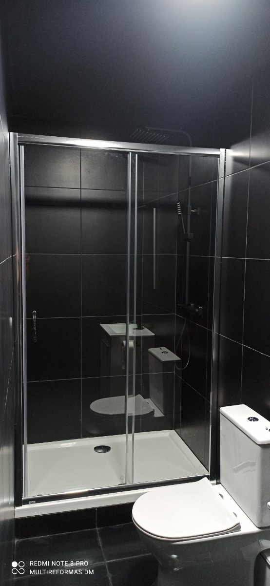 instalación Platos de ducha y muebles de Baño