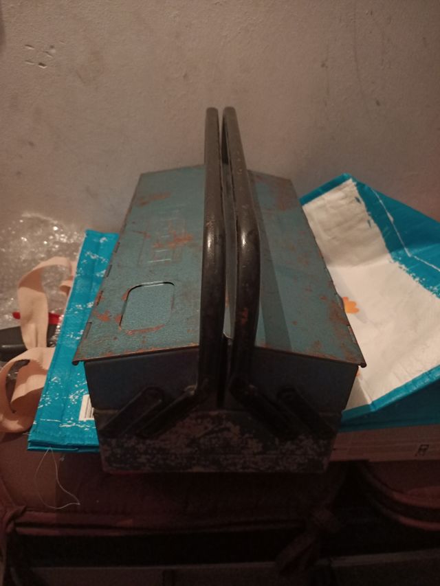 caja de herramientas pequeña