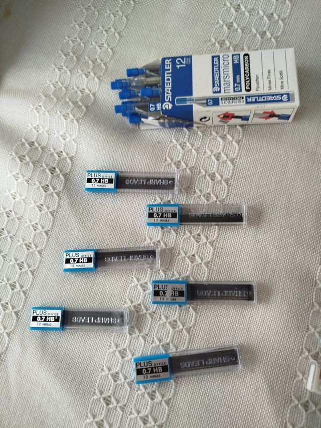 Portaminas variados y cajitas recambio minas.