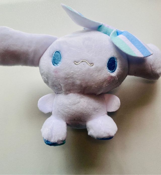 Peluche de Cinnamoroll, de Sanrio