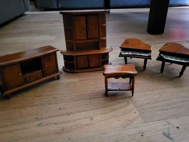 Conjunto de móveis em miniatura