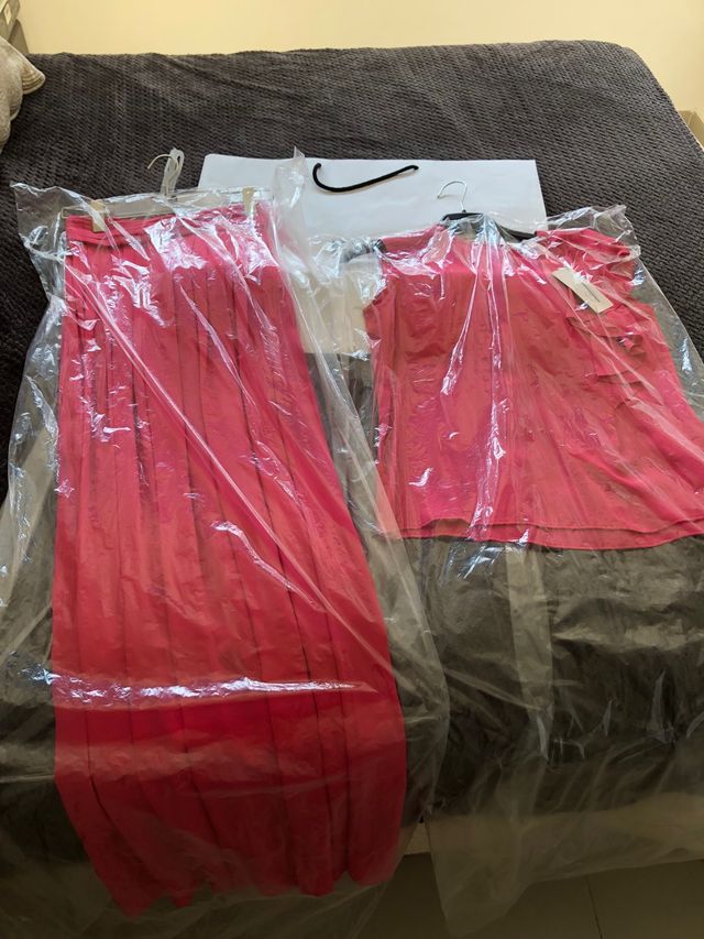 Traje de top y falda de dolores promesas sin esest