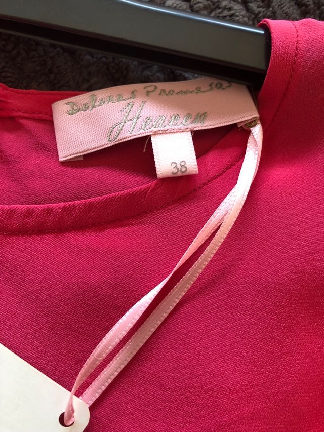 Traje de top y falda de dolores promesas sin esest