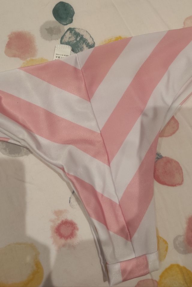 bikini de rayas rosas