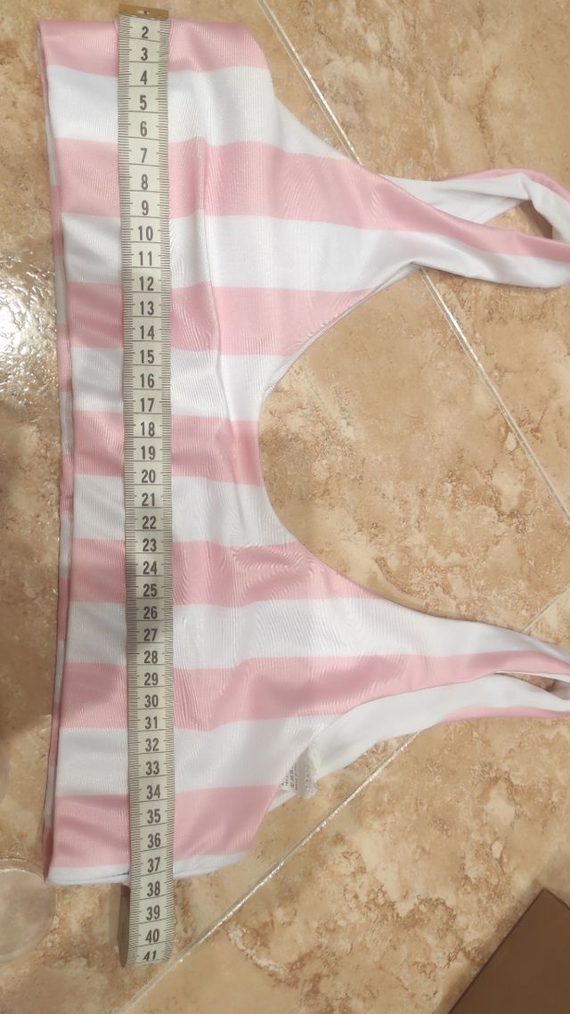 bikini de rayas rosas