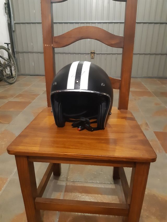 casco tipo custom dexter.