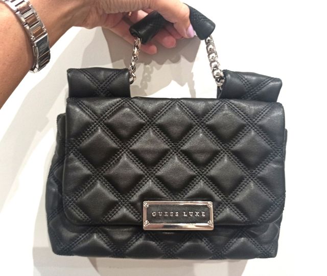 Bolso de piel Guess Luxe negro