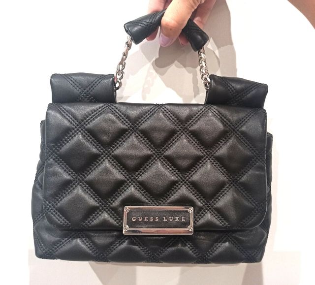 Bolso de piel Guess Luxe negro