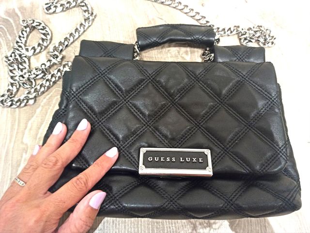 Bolso de piel Guess Luxe negro