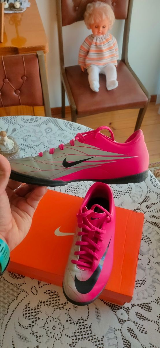 zapatillas de futbito nike mercurial.