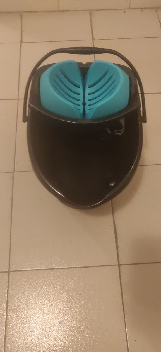 Cubo escurrebien con ruedas