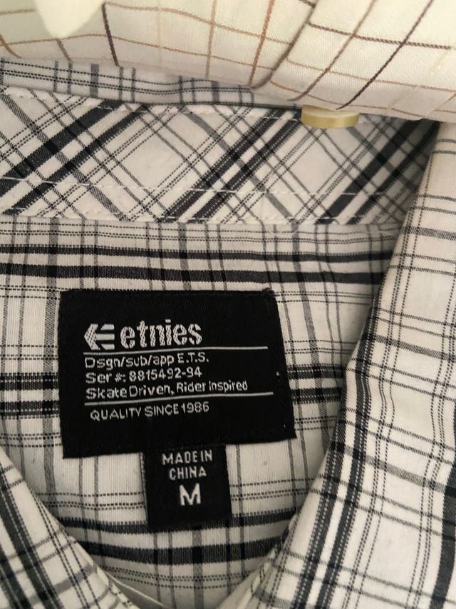 Surtido de camisas de hombre de firmas