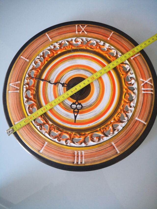 orologio da parete dipinto a mano