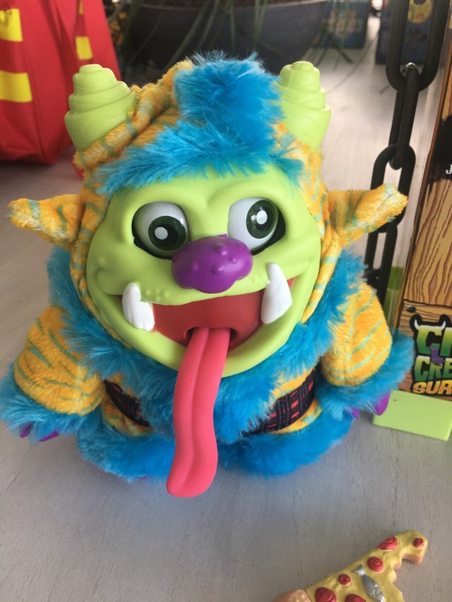 Muñeco interactivo Crate Creatures surprise Pudge