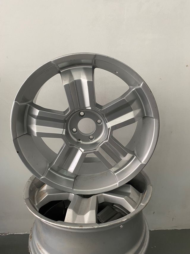 Llantas originales en 20 pulgadas
