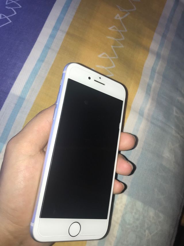 IPHONE 8 - 64GB